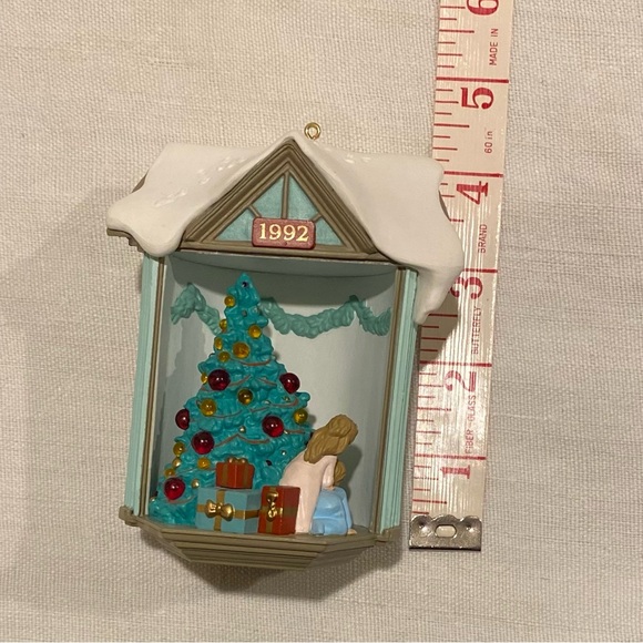 Hallmark Christmas ornament - Look It’s Santa - 1992 with lighting - Picture 7 of 8